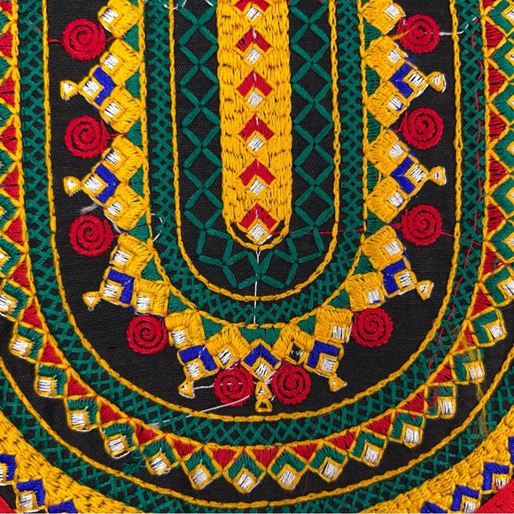 Colorful Beautiful India Purse Red Green Crossbody Strap Boho Bohemian - Picture 13 of 16